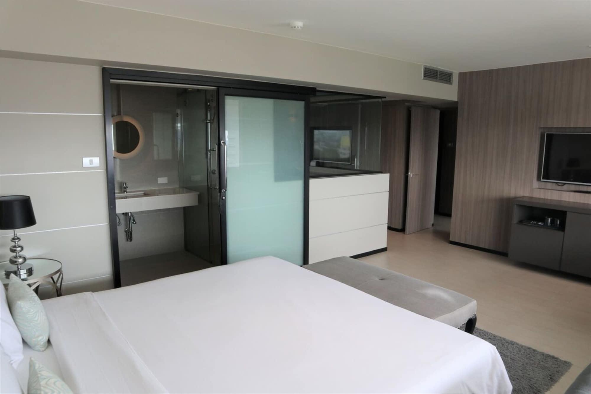 Pearl Hotel Phuket Exterior photo