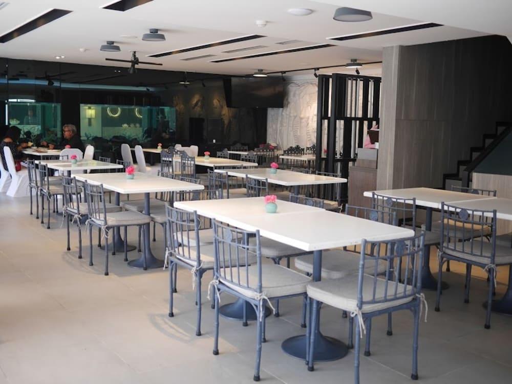 Pearl Hotel Phuket Exterior photo